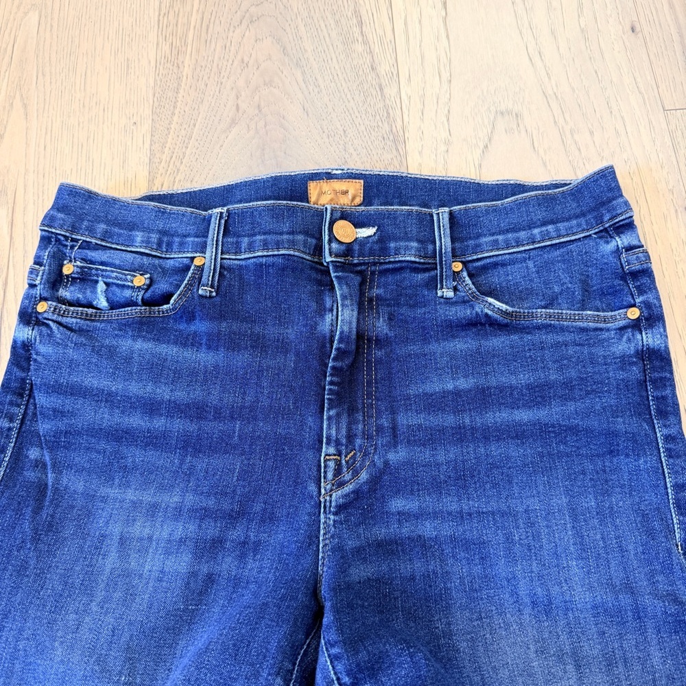 Mother The Weekender Fray in Team Up Jeans Size 32 - Picture 4 of 15